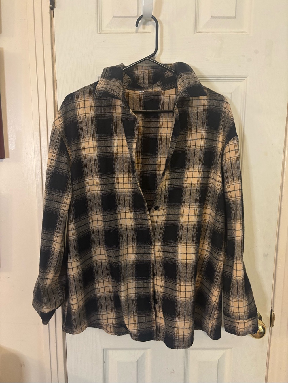 Women's Plaid Button-Down Shirt Jacket in Black and Cream